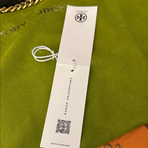 Tory Burch Black Perry Shoulder Bag with Gold Chain like new - Picture 2 of 5